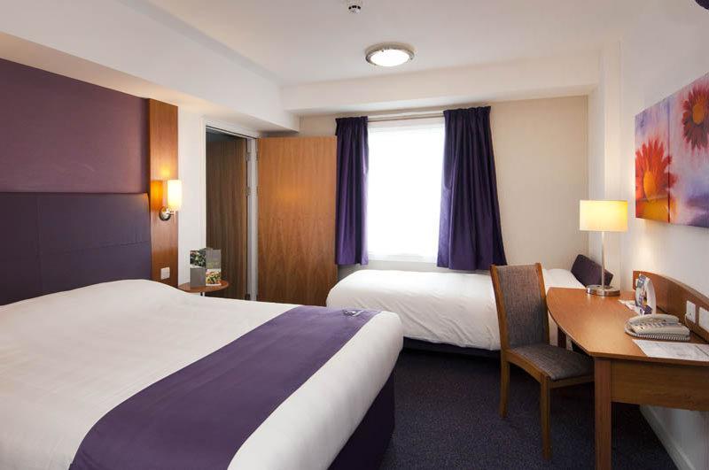 Premier Inn London Heathrow M4/J4 Χίλινγκτον Εξωτερικό φωτογραφία