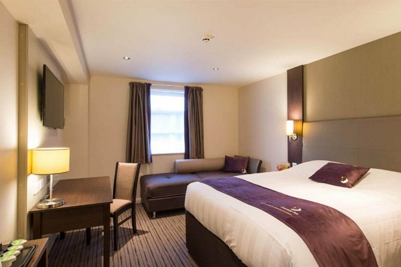 Premier Inn London Heathrow M4/J4 Χίλινγκτον Εξωτερικό φωτογραφία