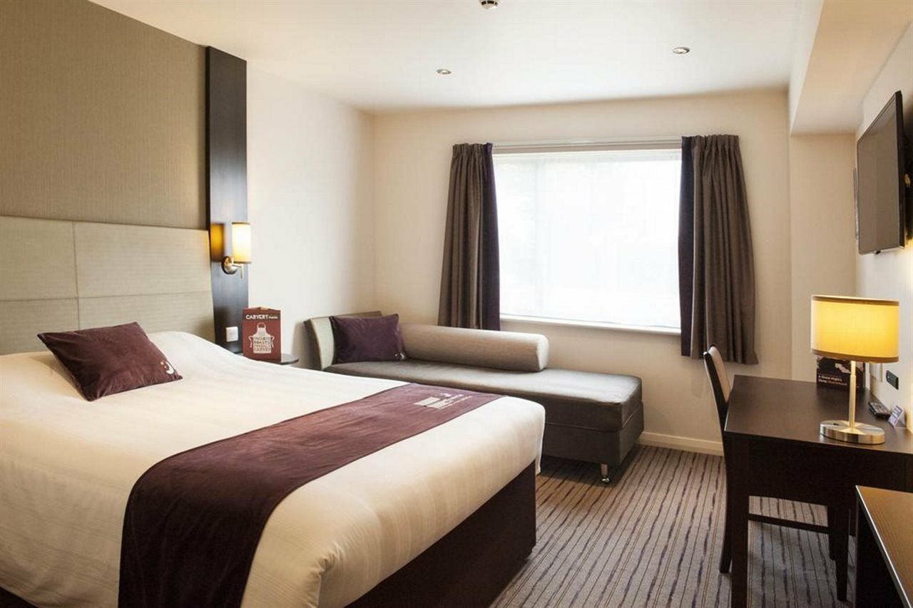 Premier Inn London Heathrow M4/J4 Χίλινγκτον Εξωτερικό φωτογραφία