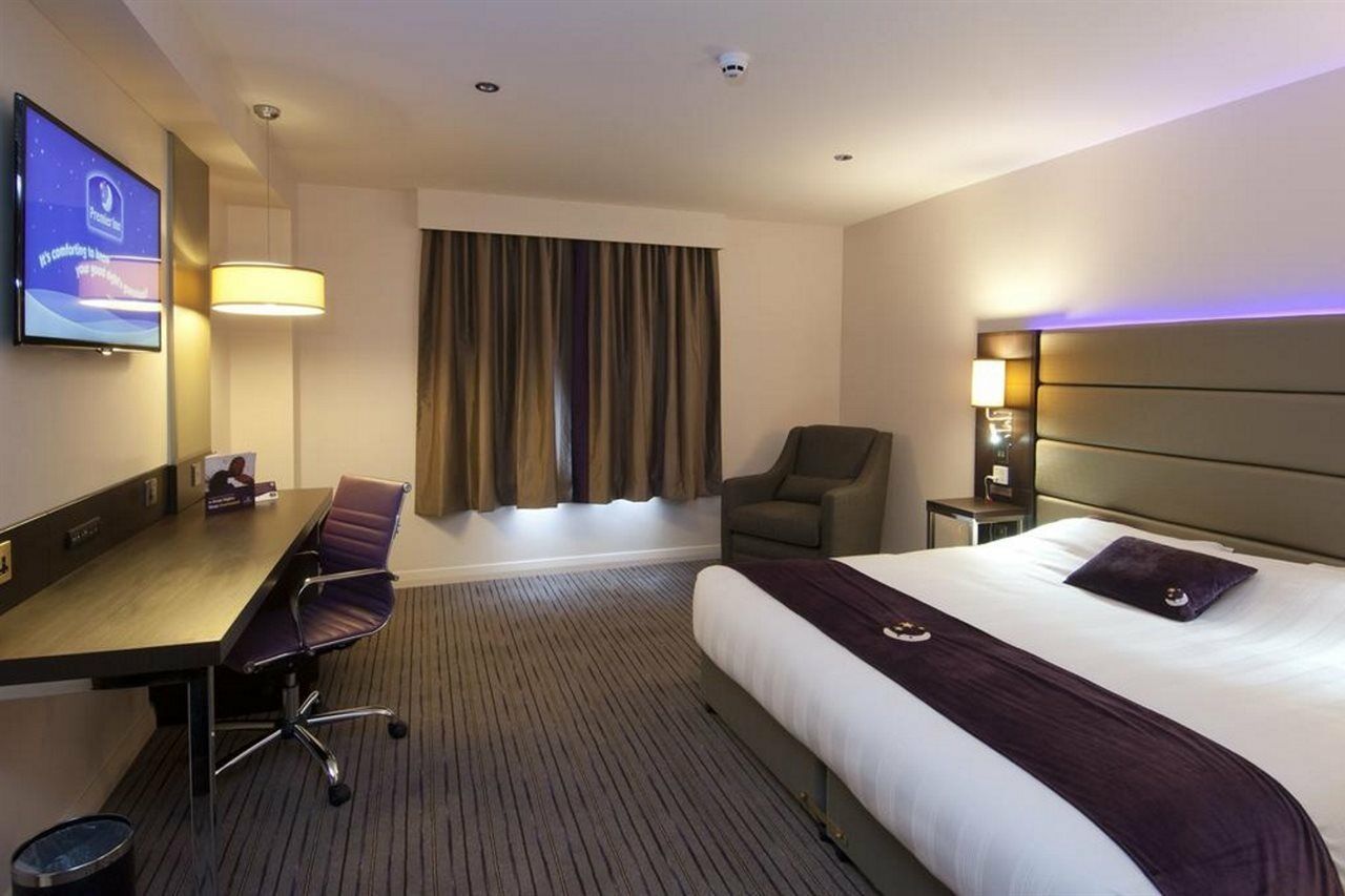 Premier Inn London Heathrow M4/J4 Χίλινγκτον Εξωτερικό φωτογραφία