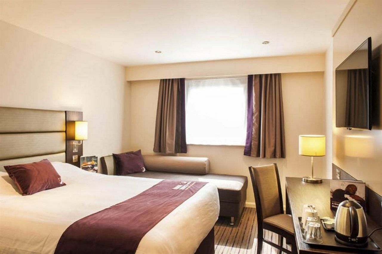 Premier Inn London Heathrow M4/J4 Χίλινγκτον Εξωτερικό φωτογραφία