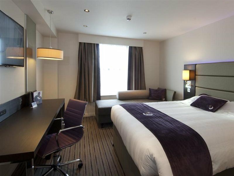 Premier Inn London Heathrow M4/J4 Χίλινγκτον Εξωτερικό φωτογραφία